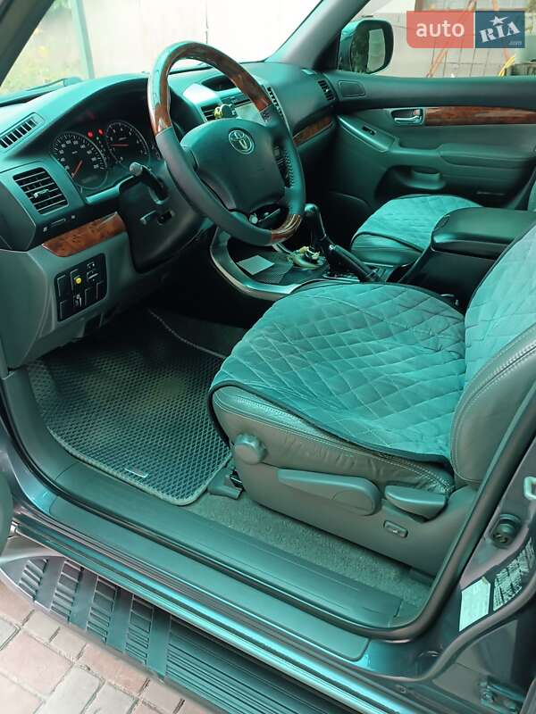 Внедорожник / Кроссовер Toyota Land Cruiser Prado 2005 в Киеве