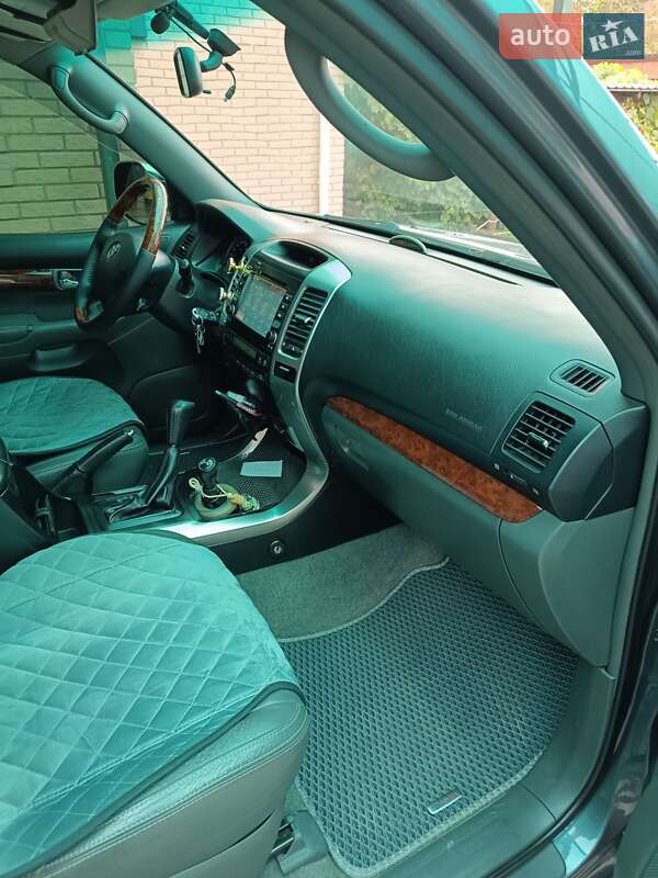 Внедорожник / Кроссовер Toyota Land Cruiser Prado 2005 в Киеве