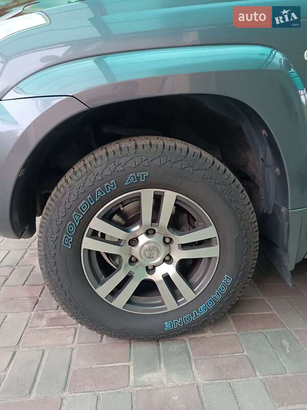 Внедорожник / Кроссовер Toyota Land Cruiser Prado 2005 в Киеве