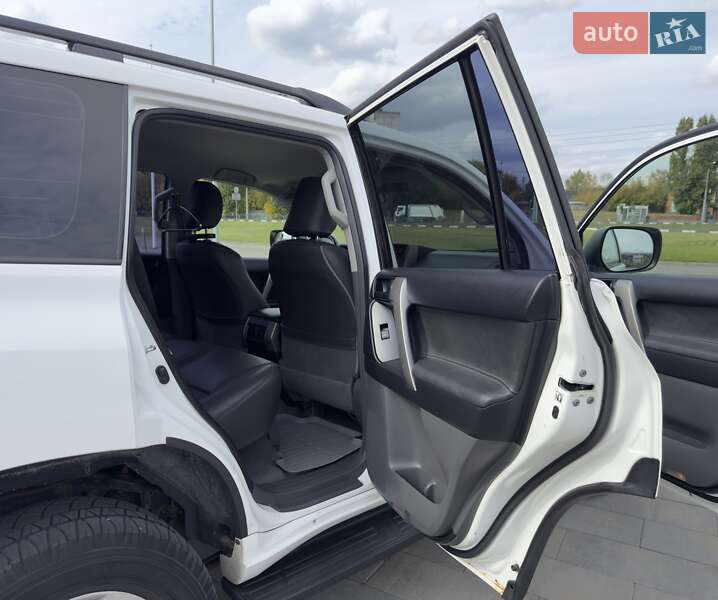 Позашляховик / Кросовер Toyota Land Cruiser Prado 2012 в Харкові