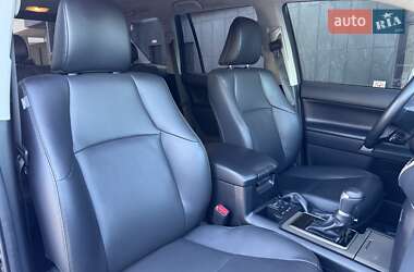 Внедорожник / Кроссовер Toyota Land Cruiser Prado 2021 в 
