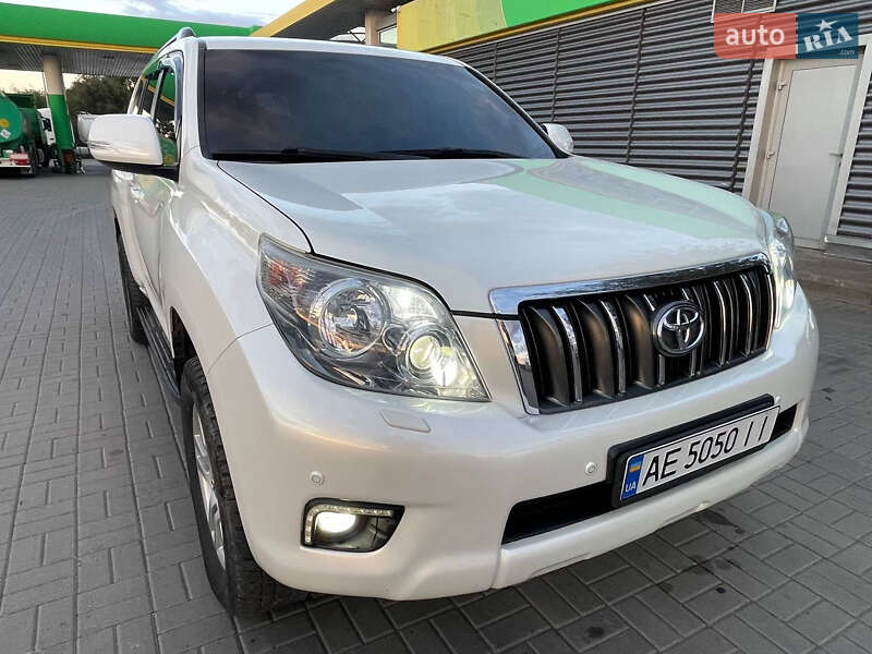 Внедорожник / Кроссовер Toyota Land Cruiser Prado 2010 в Днепре