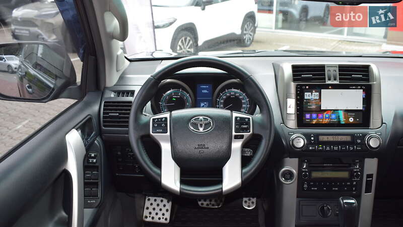 Позашляховик / Кросовер Toyota Land Cruiser Prado 2012 в Житомирі