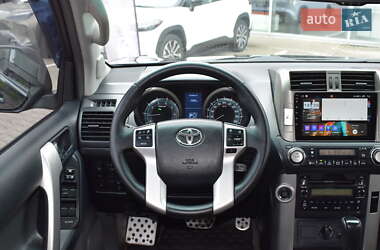 Внедорожник / Кроссовер Toyota Land Cruiser Prado 2012 в 