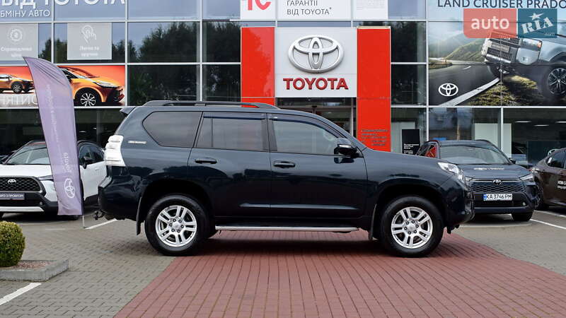 Позашляховик / Кросовер Toyota Land Cruiser Prado 2012 в Житомирі