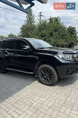 Внедорожник / Кроссовер Toyota Land Cruiser Prado 2020 в 