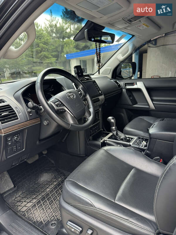 Внедорожник / Кроссовер Toyota Land Cruiser Prado 2020 в Днепре