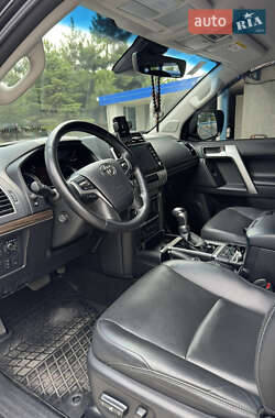 Внедорожник / Кроссовер Toyota Land Cruiser Prado 2020 в 