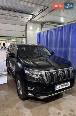 Внедорожник / Кроссовер Toyota Land Cruiser Prado 2019 в 