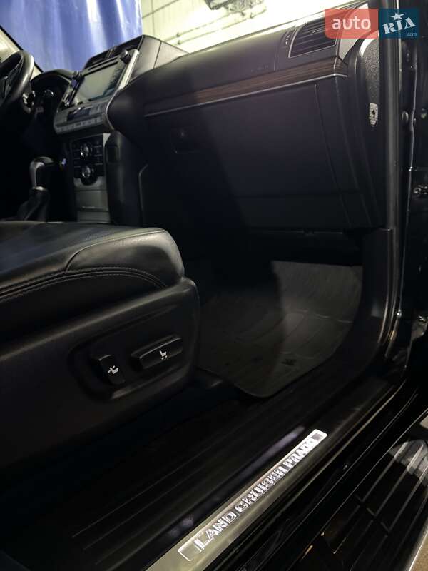 Внедорожник / Кроссовер Toyota Land Cruiser Prado 2019 в Хмельницком