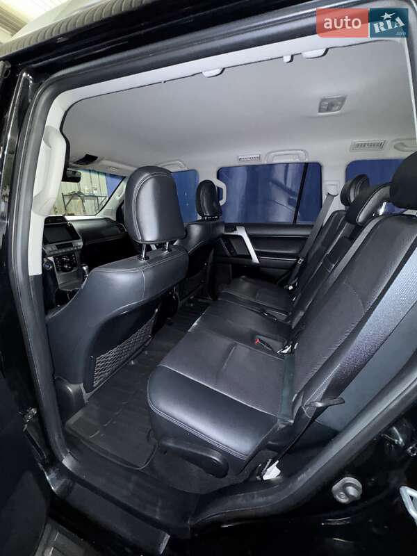 Внедорожник / Кроссовер Toyota Land Cruiser Prado 2019 в Хмельницком
