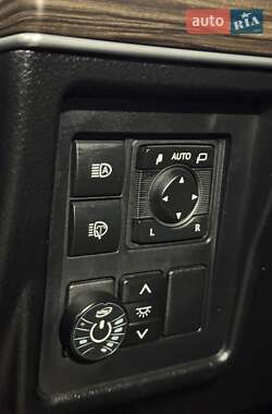 Внедорожник / Кроссовер Toyota Land Cruiser Prado 2019 в 