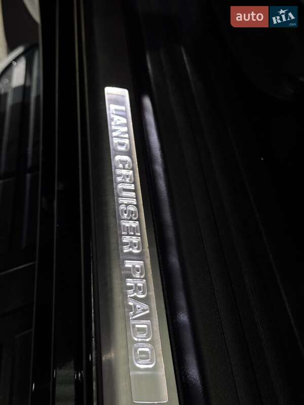 Внедорожник / Кроссовер Toyota Land Cruiser Prado 2019 в Хмельницком