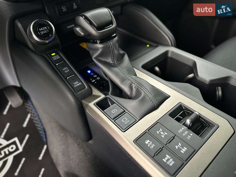 Позашляховик / Кросовер Toyota Land Cruiser Prado 2024 в Києві