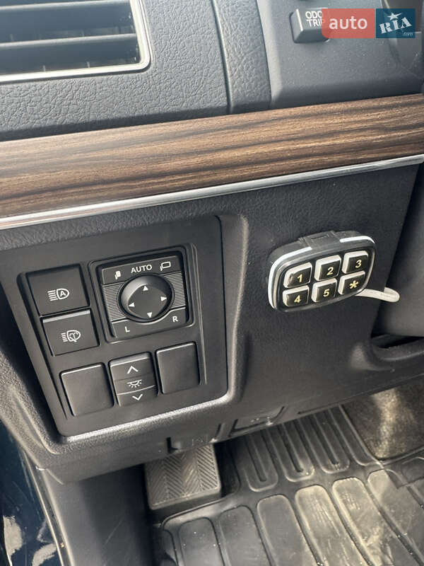 Внедорожник / Кроссовер Toyota Land Cruiser Prado 2019 в Киеве