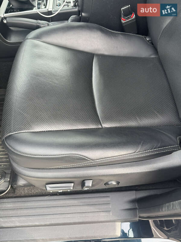 Внедорожник / Кроссовер Toyota Land Cruiser Prado 2019 в Киеве