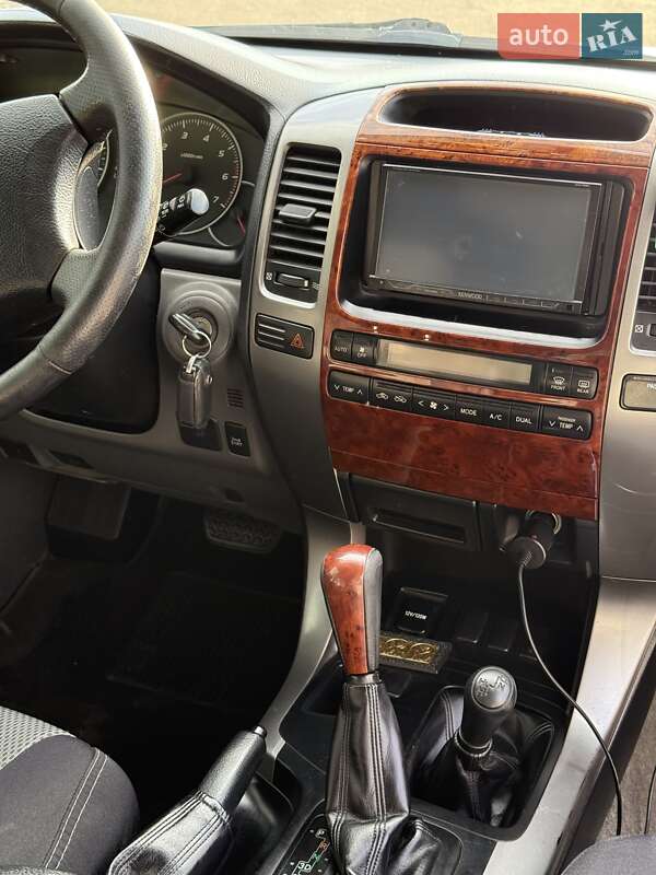 Позашляховик / Кросовер Toyota Land Cruiser Prado 2006 в Первомайську