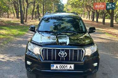 Внедорожник / Кроссовер Toyota Land Cruiser Prado 2018 в 