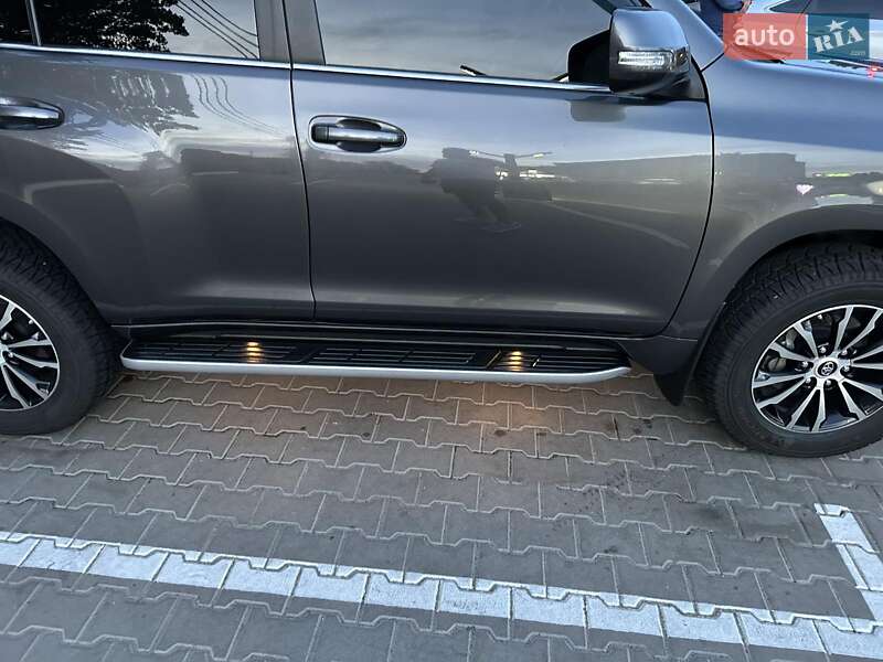 Внедорожник / Кроссовер Toyota Land Cruiser Prado 2019 в Киеве фото 3 Внедорожник / Кроссовер Toyota Land Cruiser Prado 2019 в Киеве
