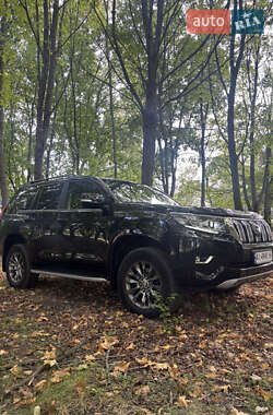 Внедорожник / Кроссовер Toyota Land Cruiser Prado 2020 в 