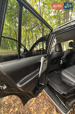 Внедорожник / Кроссовер Toyota Land Cruiser Prado 2020 в 