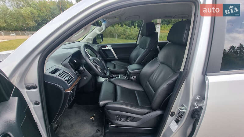 Позашляховик / Кросовер Toyota Land Cruiser Prado 2022 в Полтаві фото 11 Позашляховик / Кросовер Toyota Land Cruiser Prado 2022 в Полтаві