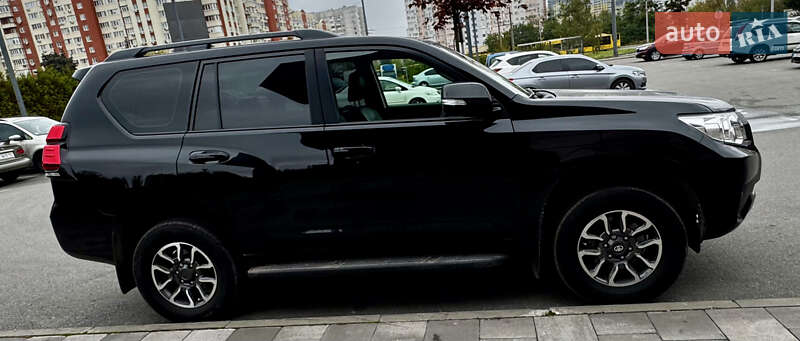 Внедорожник / Кроссовер Toyota Land Cruiser Prado 2020 в Киеве