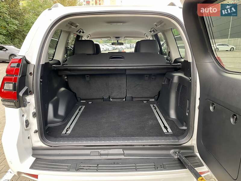 Внедорожник / Кроссовер Toyota Land Cruiser Prado 2019 в Киеве