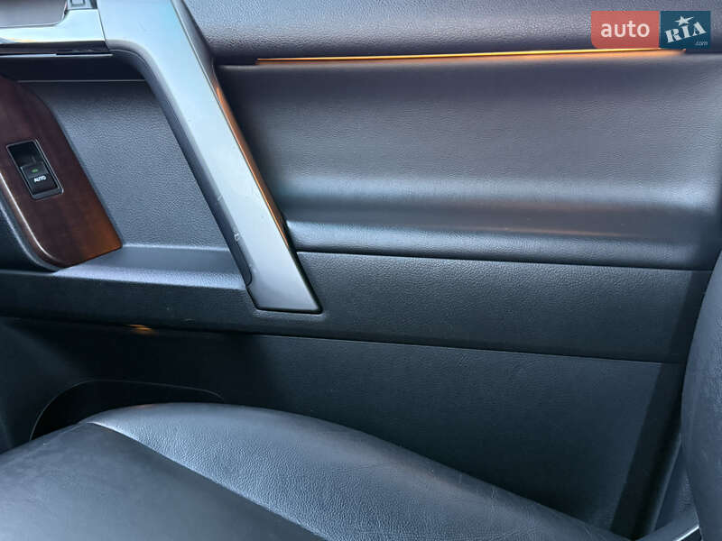 Внедорожник / Кроссовер Toyota Land Cruiser Prado 2013 в Одессе