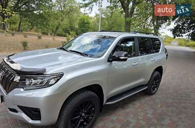 Позашляховик / Кросовер Toyota Land Cruiser Prado 2022 в 