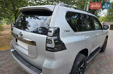 Позашляховик / Кросовер Toyota Land Cruiser Prado 2022 в 