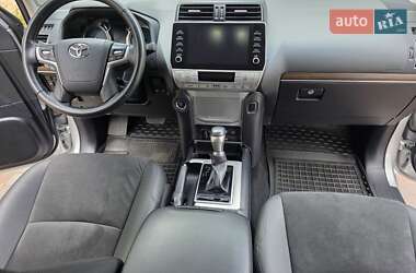 Позашляховик / Кросовер Toyota Land Cruiser Prado 2022 в 