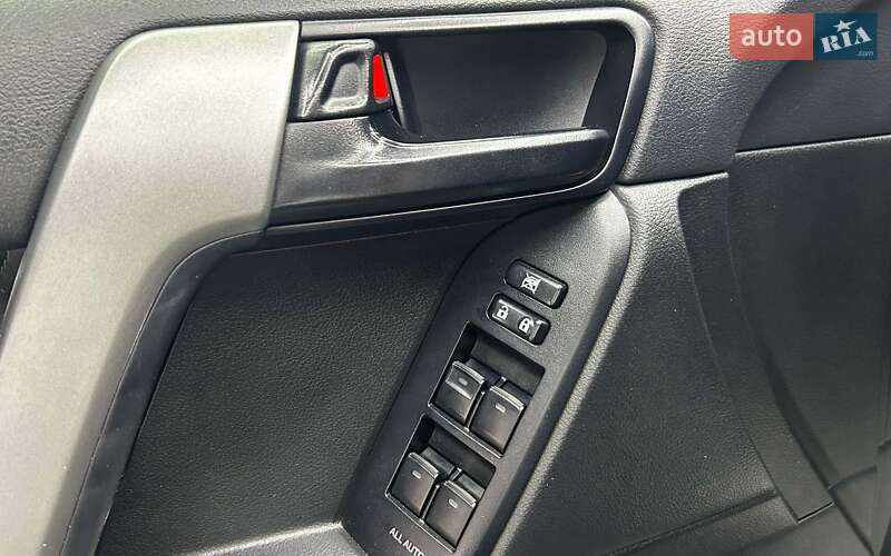 Внедорожник / Кроссовер Toyota Land Cruiser Prado 2015 в Черновцах