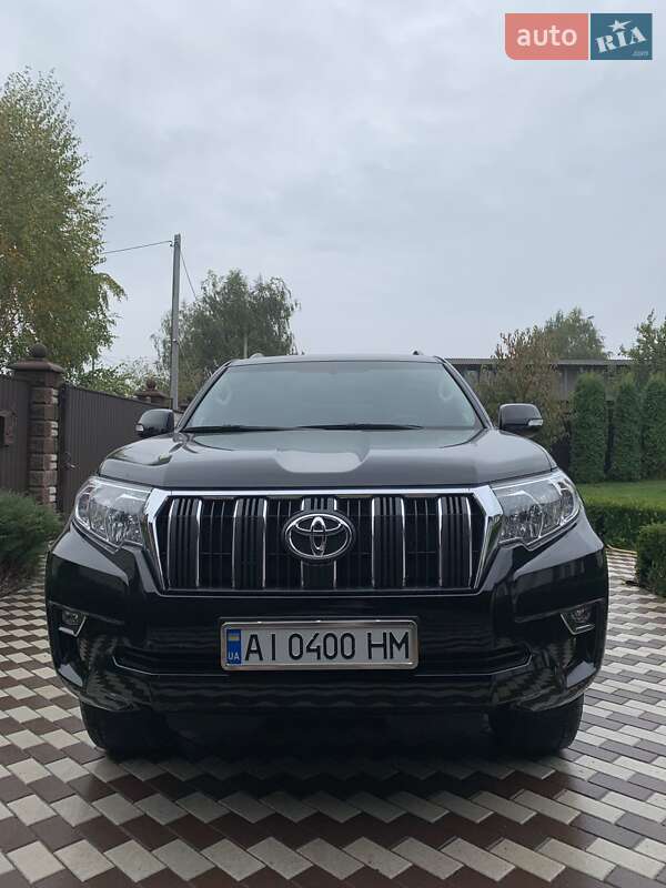 Позашляховик / Кросовер Toyota Land Cruiser Prado 2018 в 