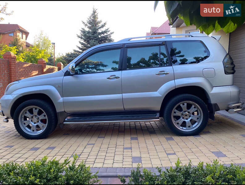 Внедорожник / Кроссовер Toyota Land Cruiser Prado 2006 в Лысянке