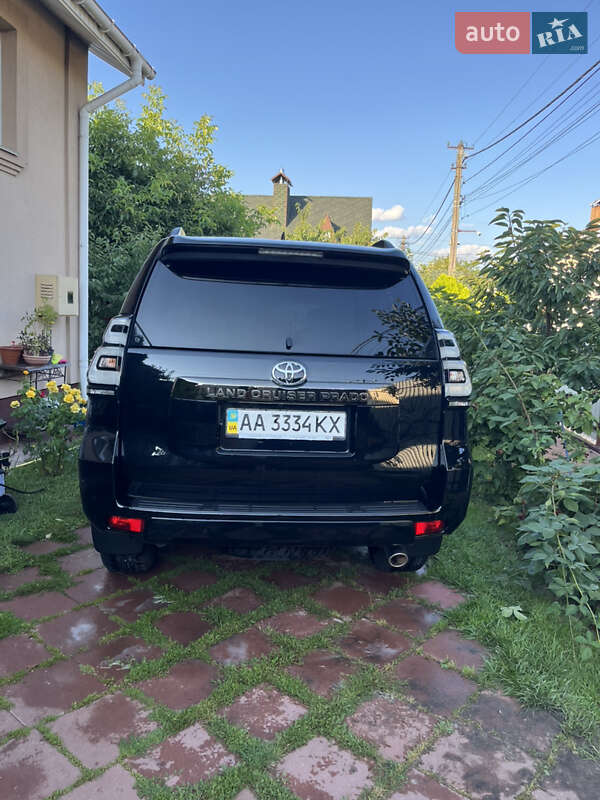 Позашляховик / Кросовер Toyota Land Cruiser Prado 2022 в Києві