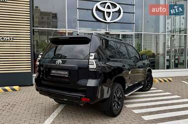 Внедорожник / Кроссовер Toyota Land Cruiser Prado 2023 в 