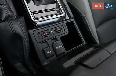 Внедорожник / Кроссовер Toyota Land Cruiser Prado 2023 в 