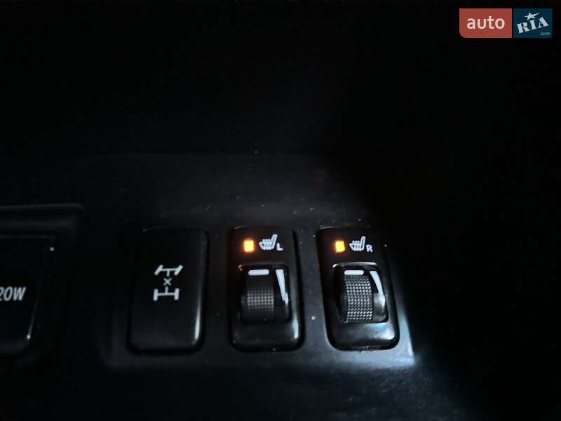 Внедорожник / Кроссовер Toyota Land Cruiser Prado 2005 в Львове