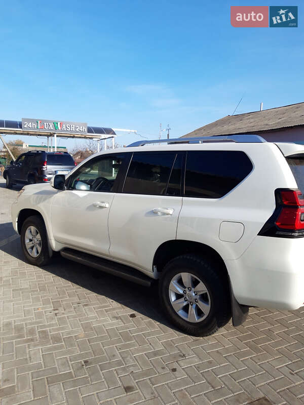 Внедорожник / Кроссовер Toyota Land Cruiser Prado 2019 в Любешове