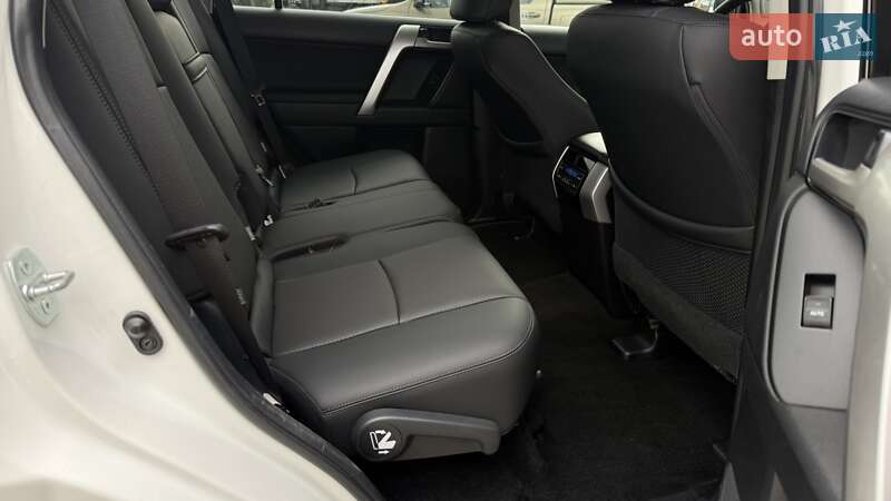Внедорожник / Кроссовер Toyota Land Cruiser Prado 2021 в Одессе