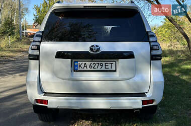 Внедорожник / Кроссовер Toyota Land Cruiser Prado 2019 в 