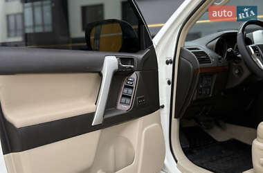Внедорожник / Кроссовер Toyota Land Cruiser Prado 2010 в 