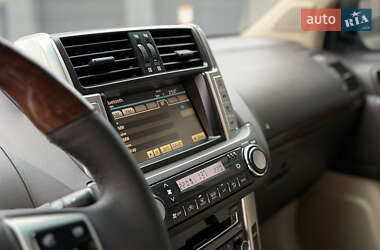 Внедорожник / Кроссовер Toyota Land Cruiser Prado 2010 в 