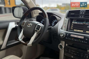 Внедорожник / Кроссовер Toyota Land Cruiser Prado 2010 в 
