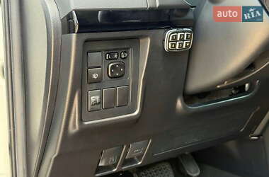 Внедорожник / Кроссовер Toyota Land Cruiser Prado 2019 в 