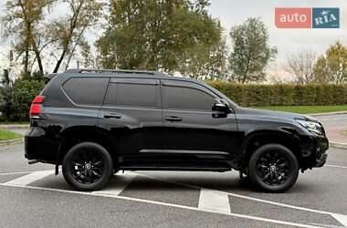 Внедорожник / Кроссовер Toyota Land Cruiser Prado 2020 в 