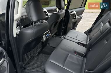 Внедорожник / Кроссовер Toyota Land Cruiser Prado 2020 в 