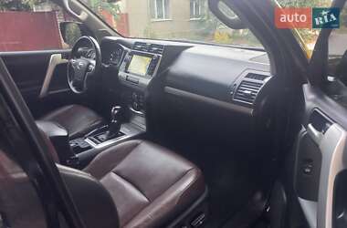 Позашляховик / Кросовер Toyota Land Cruiser Prado 2017 в 