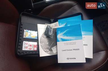Позашляховик / Кросовер Toyota Land Cruiser Prado 2017 в 